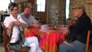 Ma megérte a 2 öregnek kocsmázni