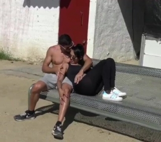 Egy kis edzői tanács után, rögtön keféltek is