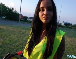 Pénzért kefél a közmunkás csajszi