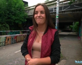 Fiatal volt, és kellett neki a pénz